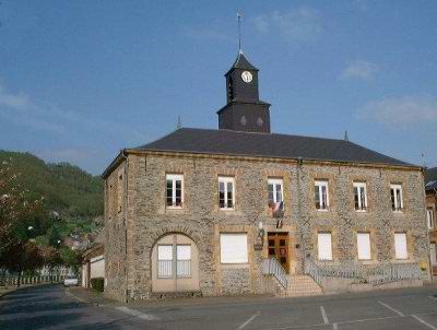 La mairie sur la Place de la Rpublique