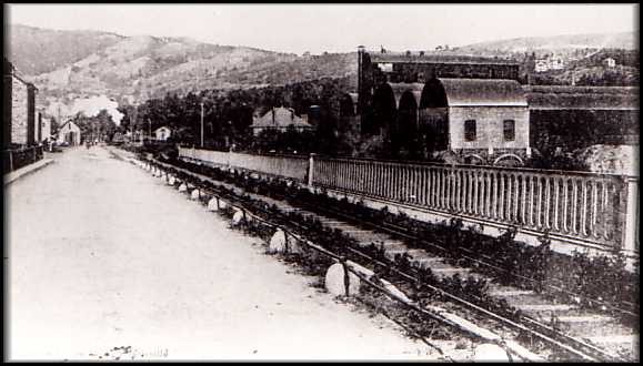 Train entrant en gare de Montherm